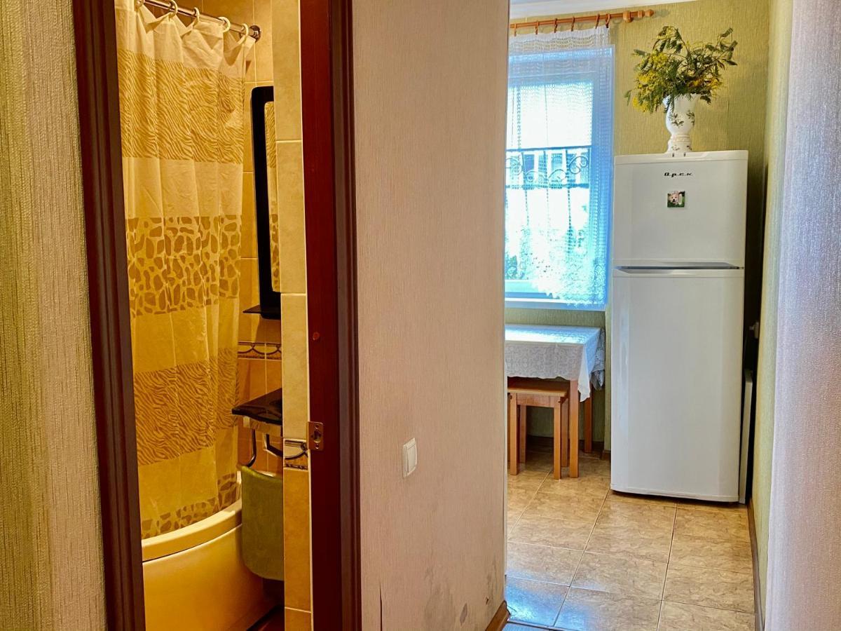 Квартира 1-Комнатная - До Моря 2 Мин - В Центре スフミ エクステリア 写真